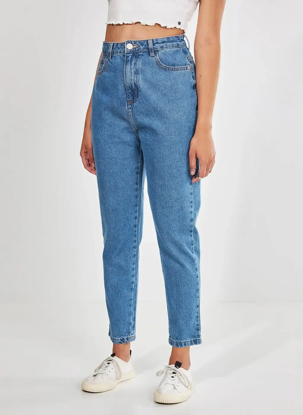 Calça Mom em Jeans Médio