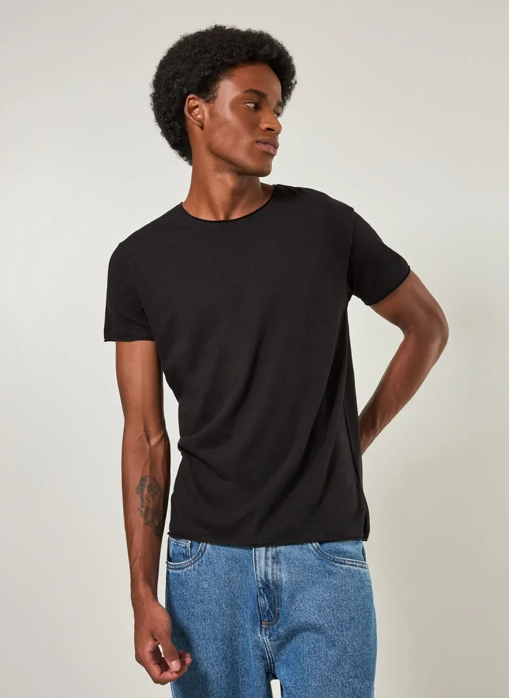 Camiseta Básica Malha Leve