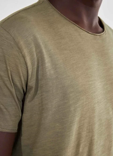 Camiseta Básica Malha Leve