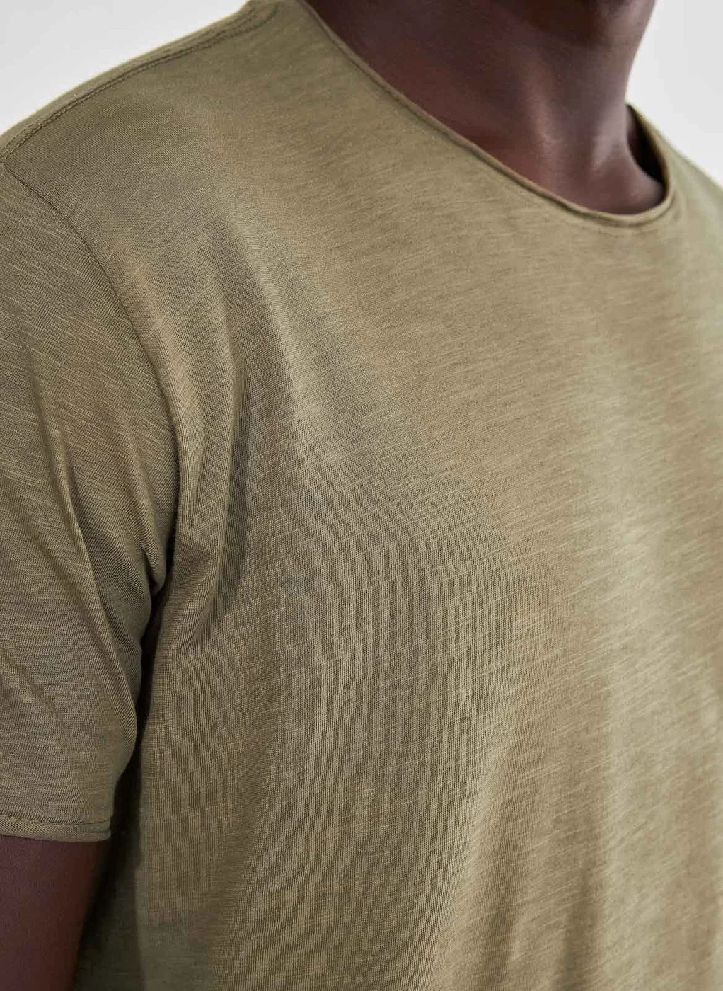 Camiseta Básica Malha Leve