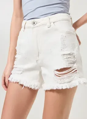 Short em Jeans Delavê com Rasgos