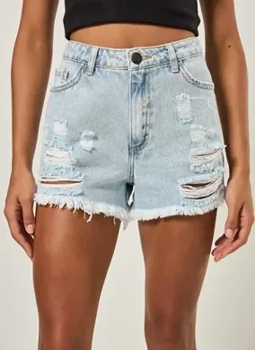 Short em Jeans Médio com Rasgos