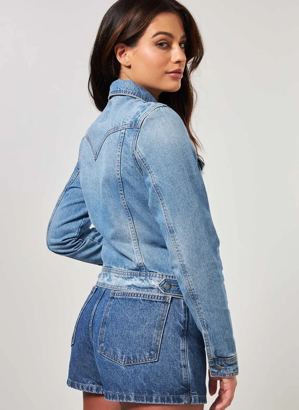 Jaqueta Básica em Jeans Médio