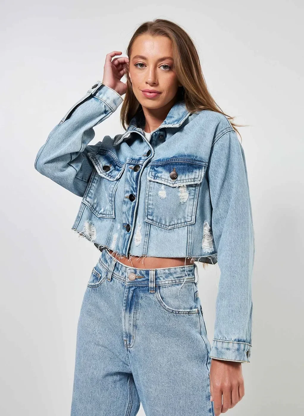 Jaqueta Cropped em Jeans Claro