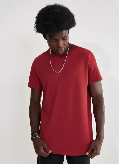 Camiseta Alongada em Malha Texturizada