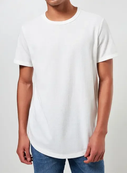 Camiseta Alongada em Malha Texturizada