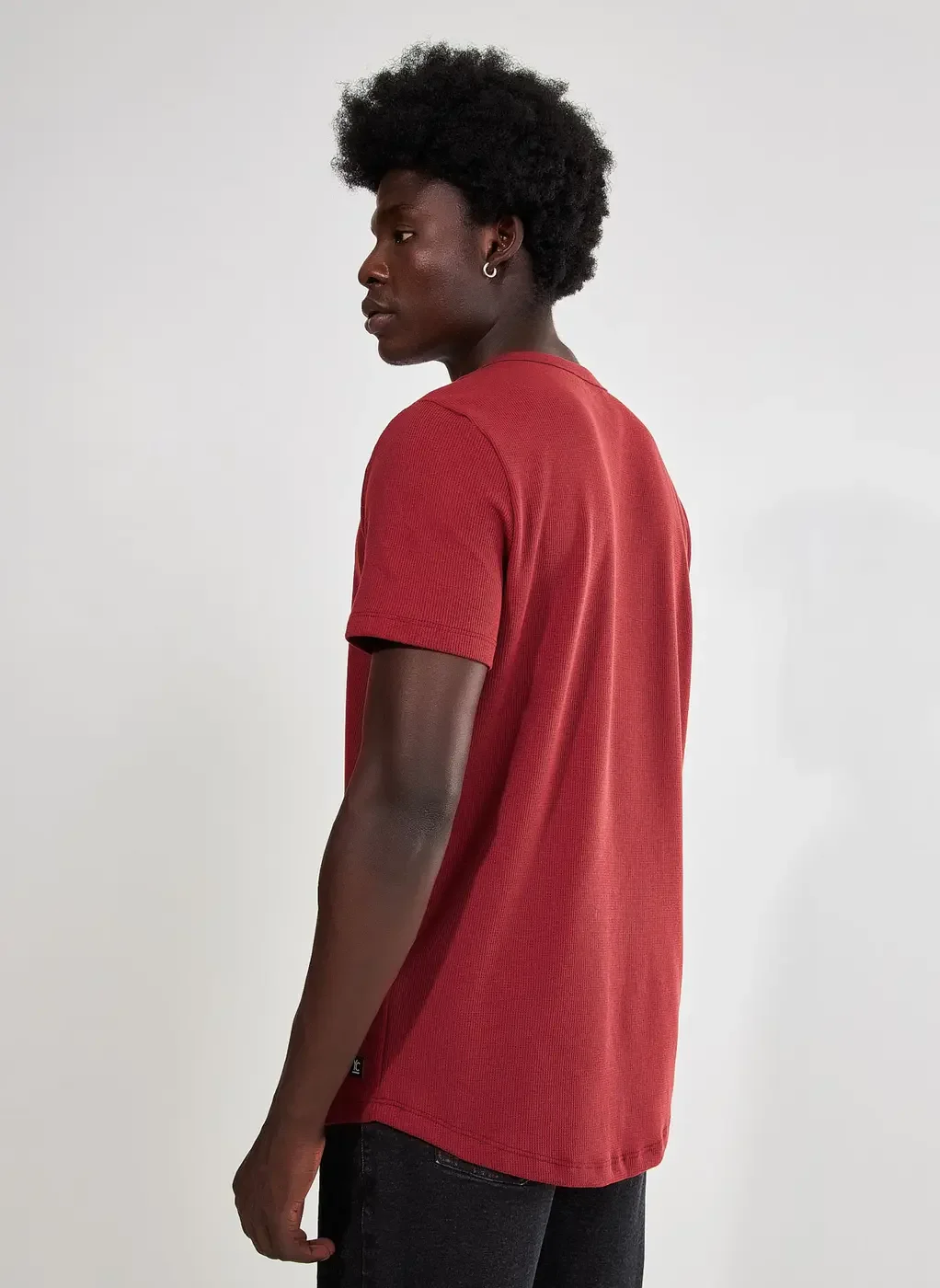 Camiseta Alongada em Malha Texturizada