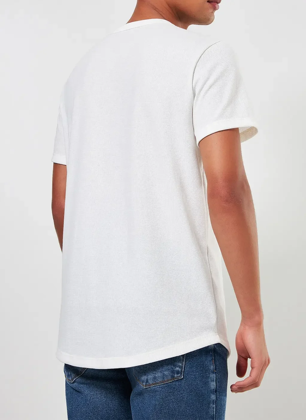 Camiseta Alongada em Malha Texturizada