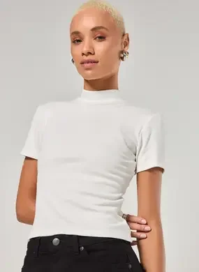 Blusa Básica de Golinha Alta