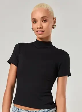 Blusa Básica de Golinha Alta