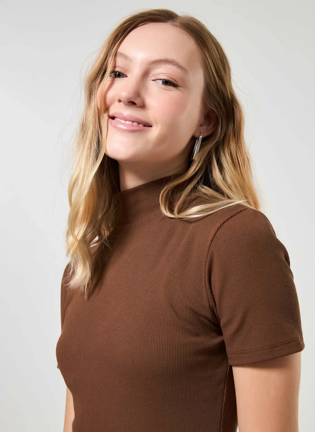 Blusa Básica de Golinha Alta