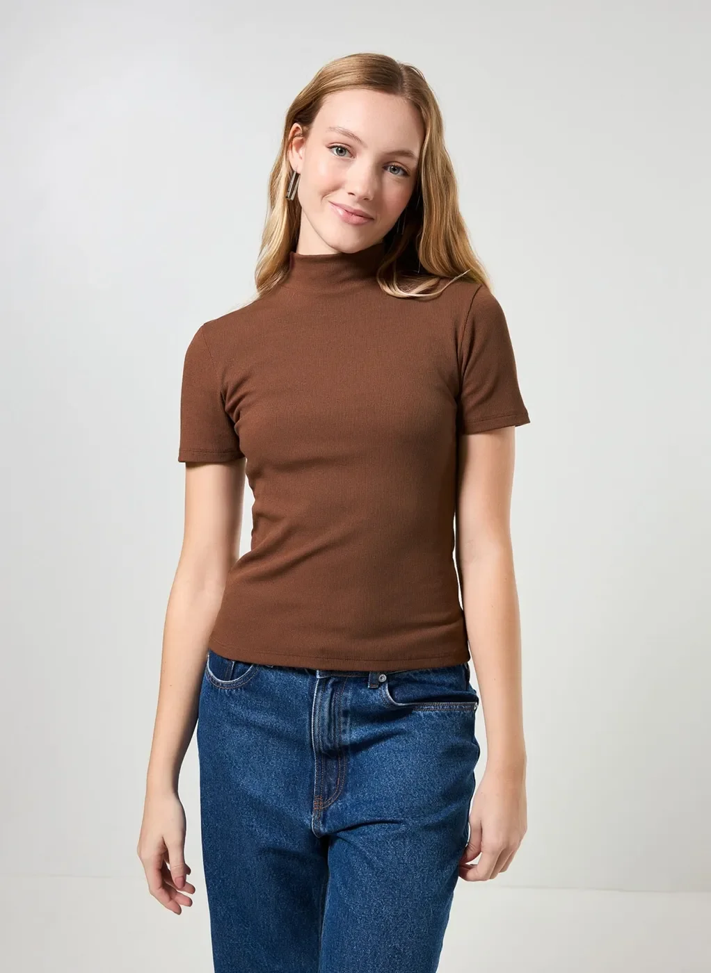 Blusa Básica de Golinha Alta