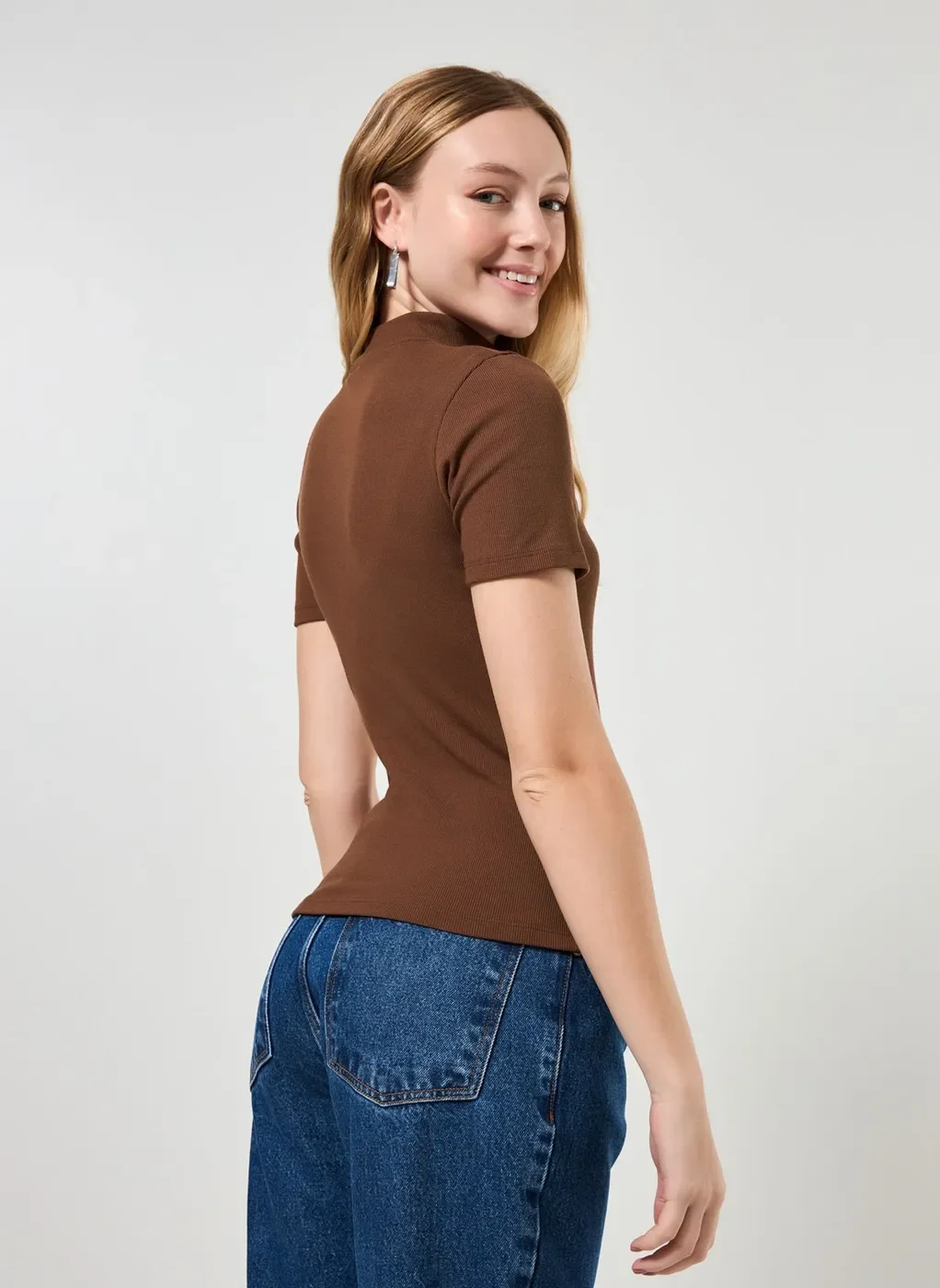 Blusa Básica de Golinha Alta