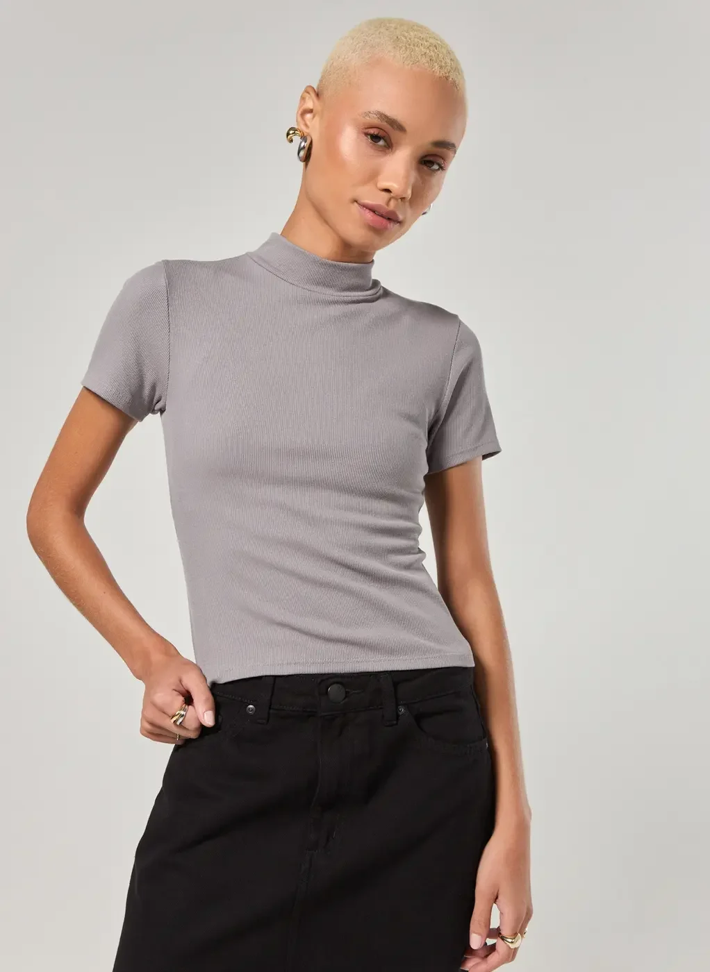 Blusa Básica de Golinha Alta