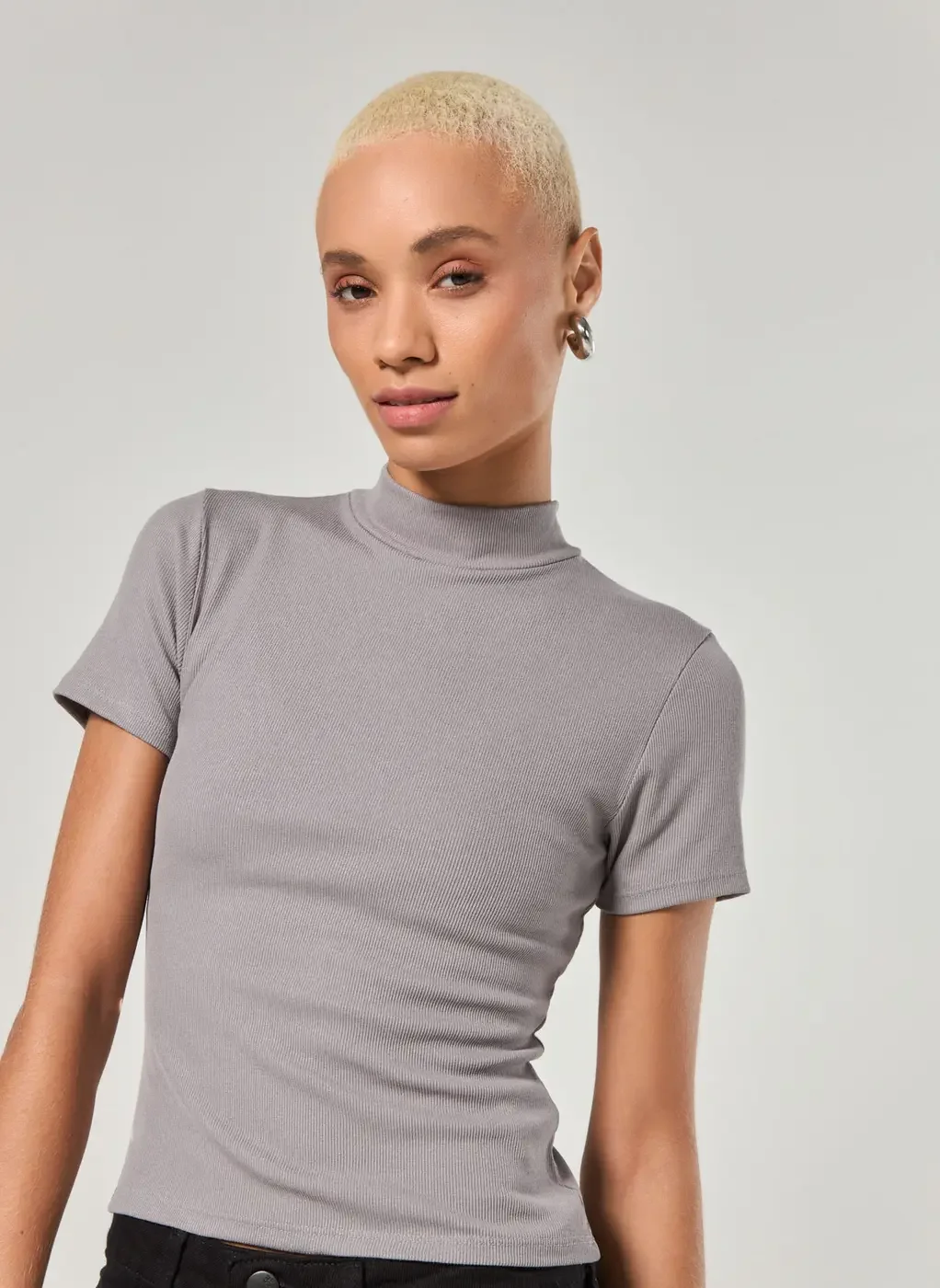 Blusa Básica de Golinha Alta