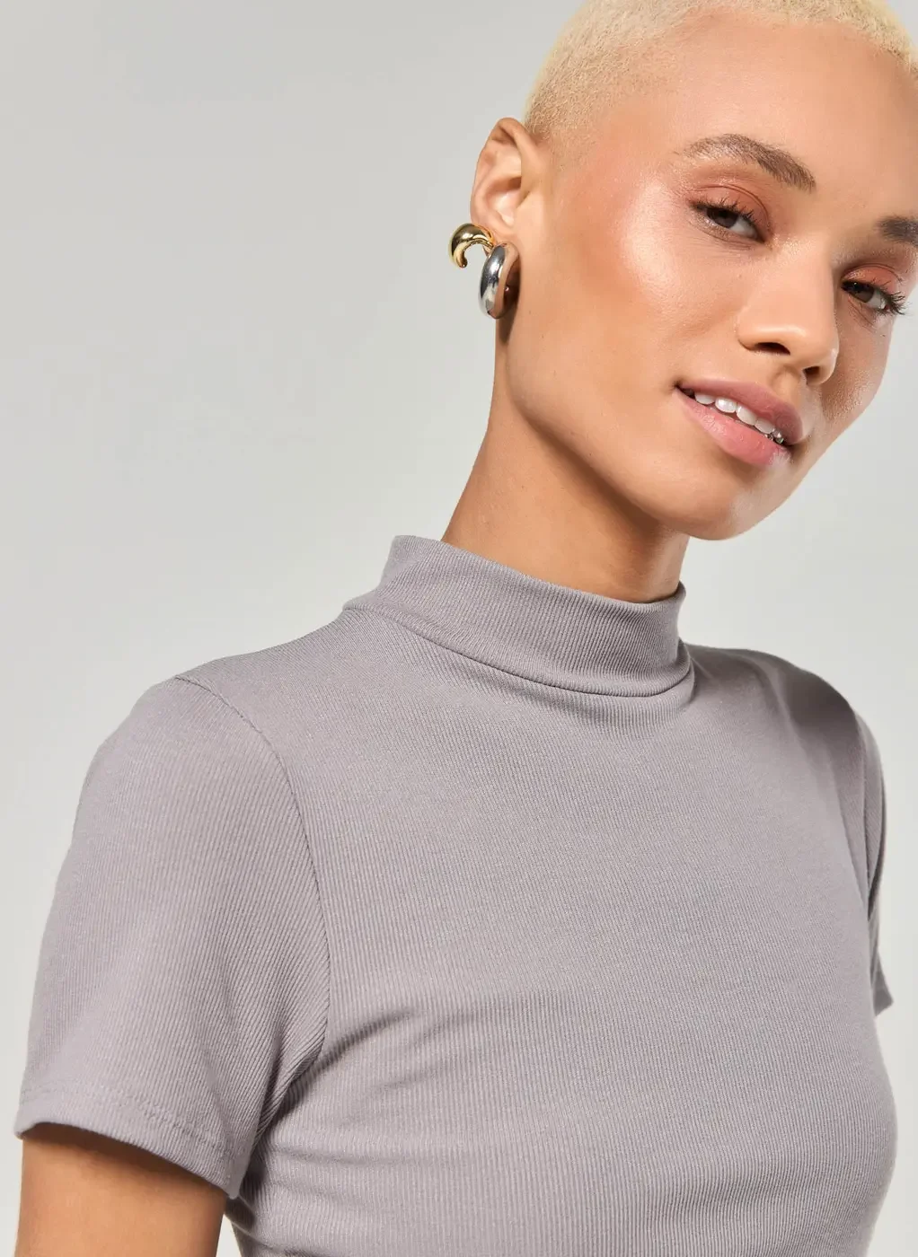 Blusa Básica de Golinha Alta