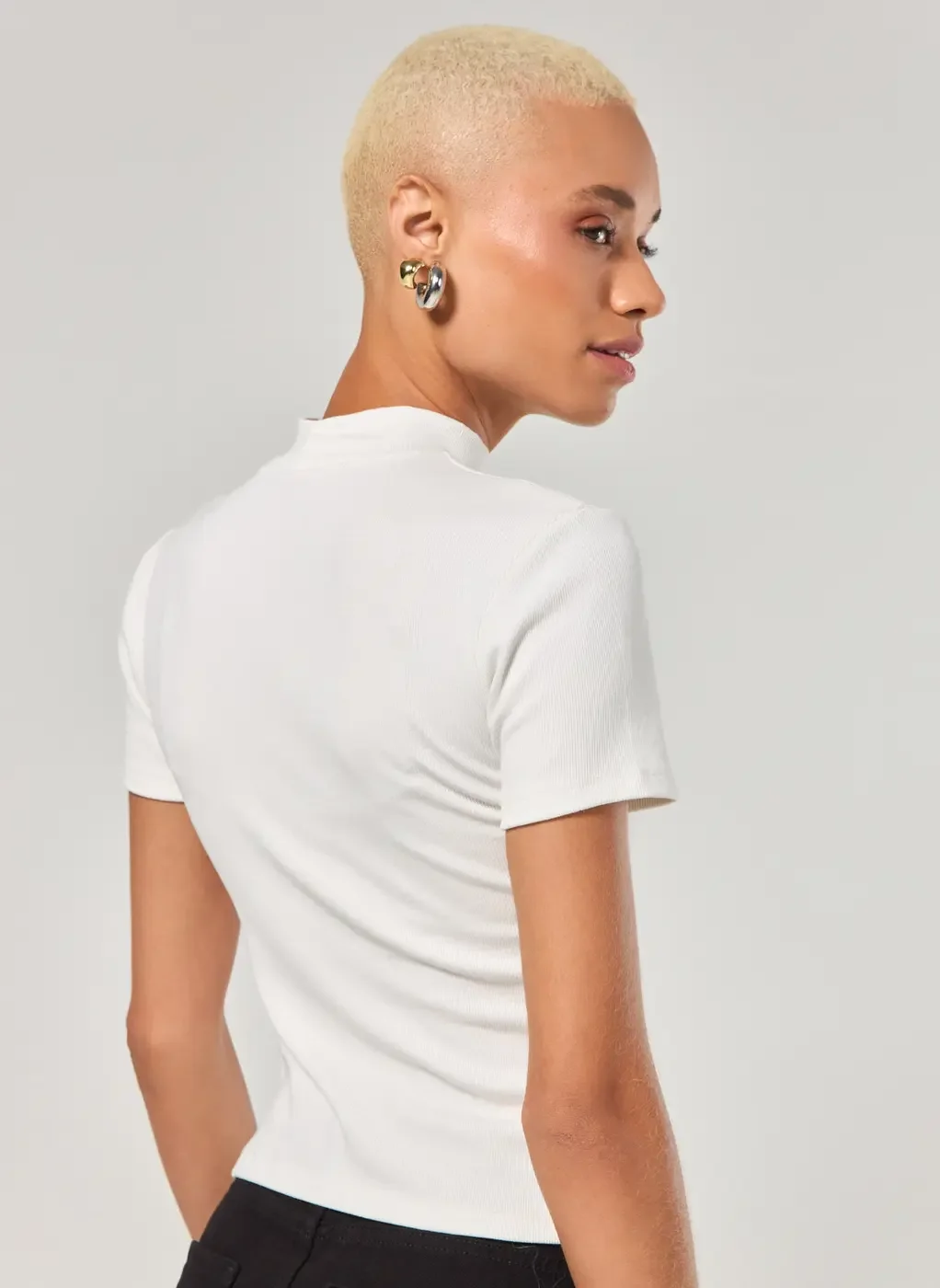 Blusa Básica de Golinha Alta