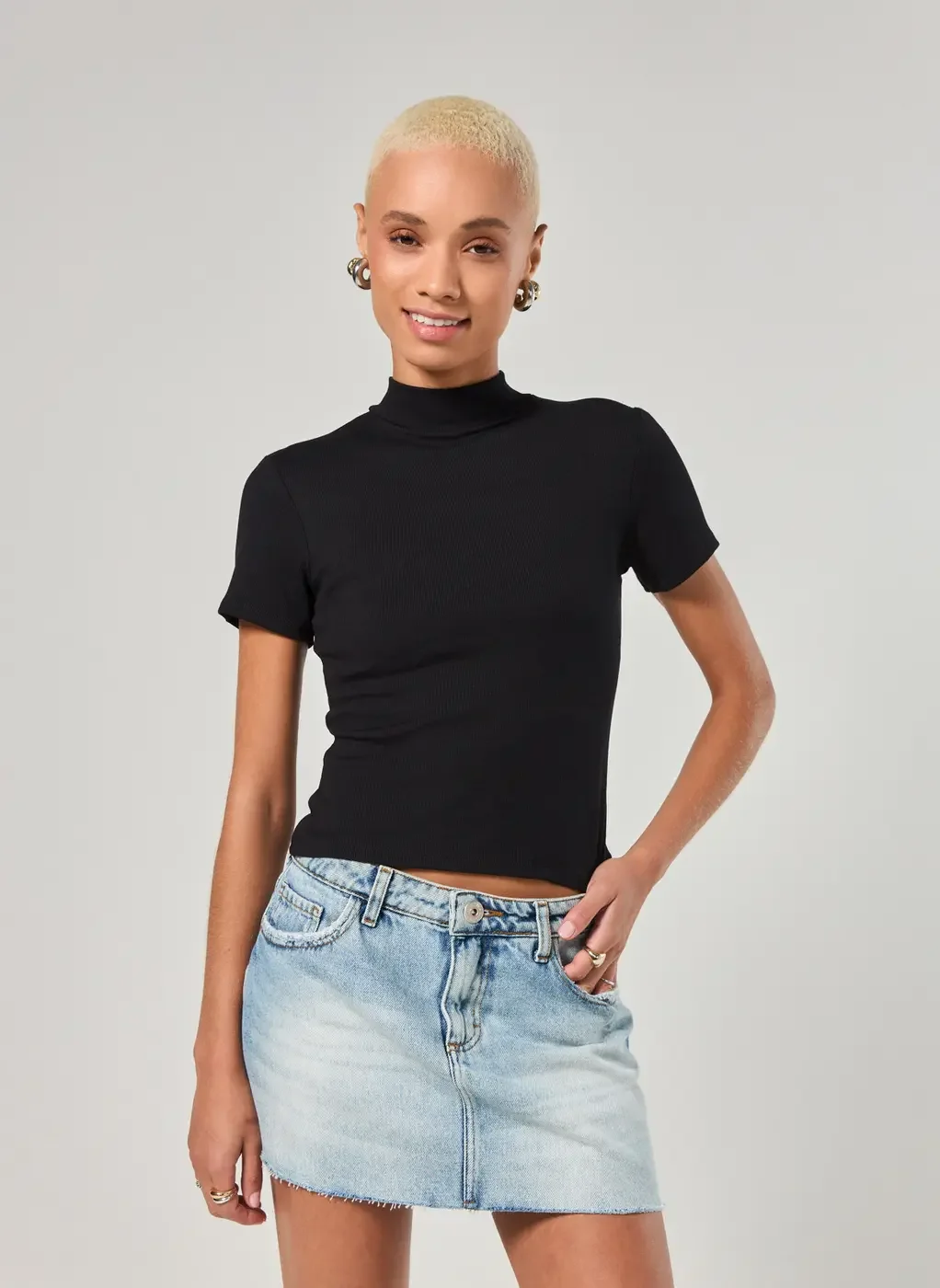 Blusa Básica de Golinha Alta