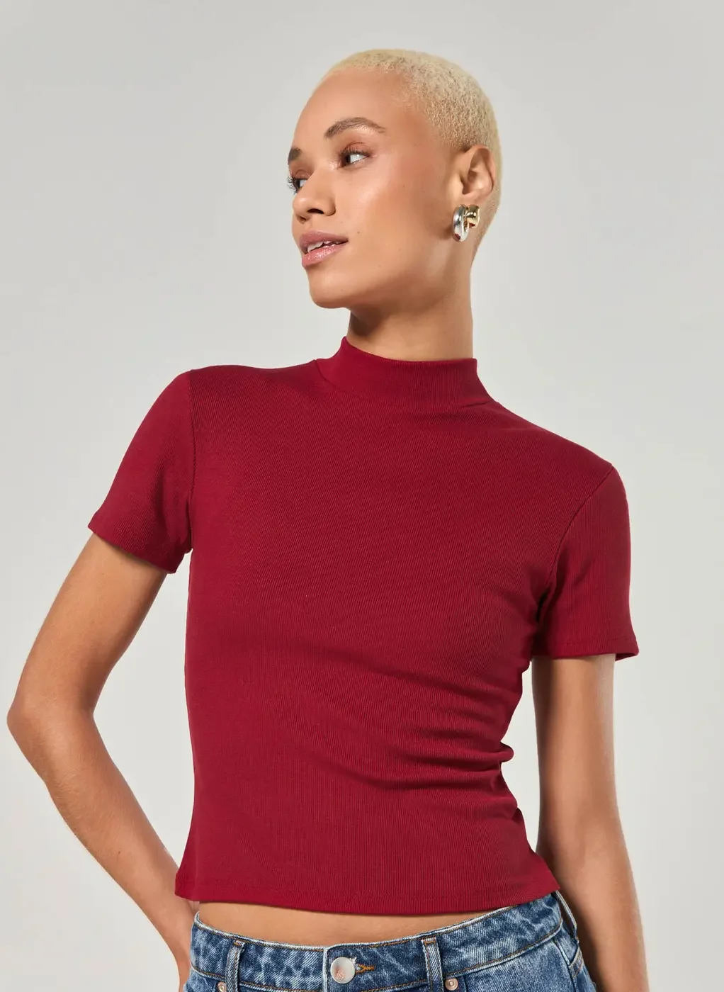 Blusa Básica de Golinha Alta