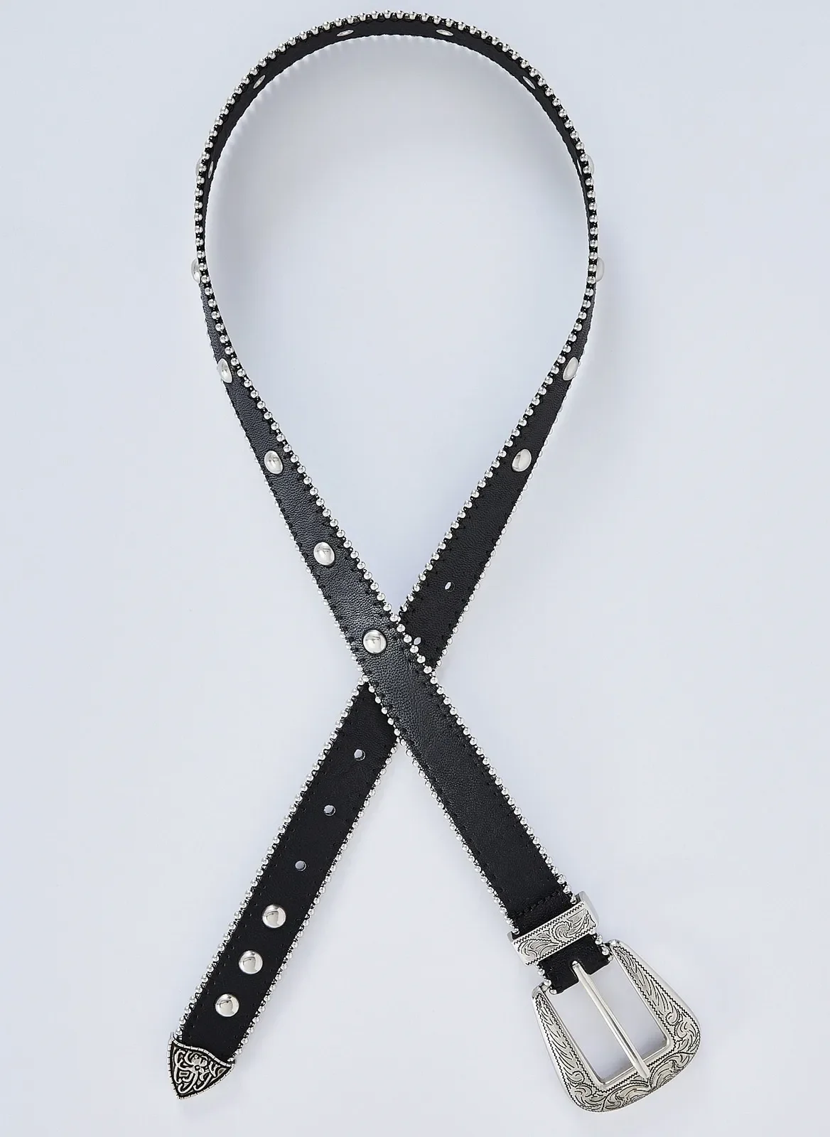 Cinto Fino com Fivela Diferenciada e Tachinhas