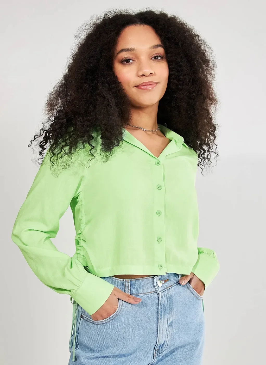 Camisa Cropped com Amarração Lateral