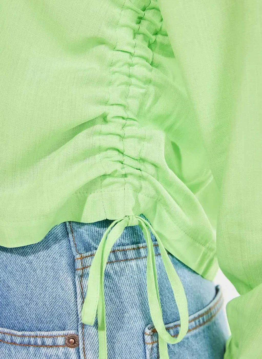 Camisa Cropped com Amarração Lateral