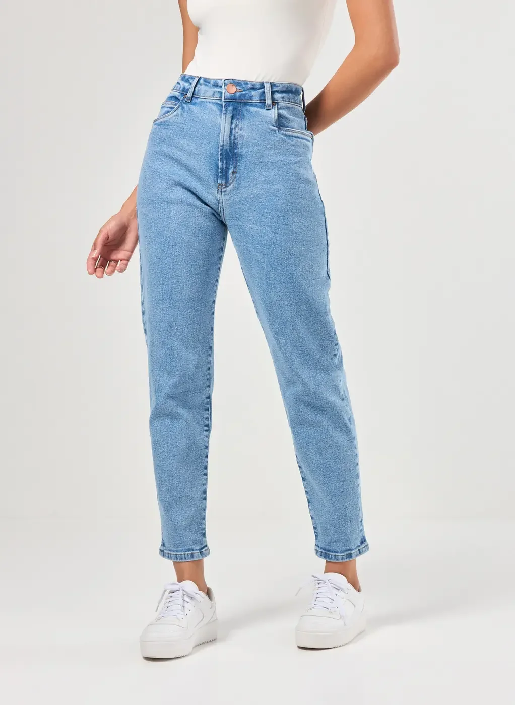 Calça Mom Jeans Claro
