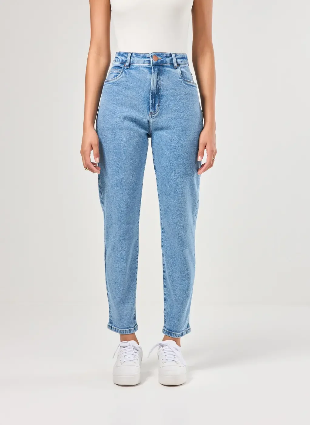 Calça Mom Jeans Claro