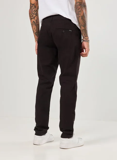 Calça Chino Slim em Sarja Preta