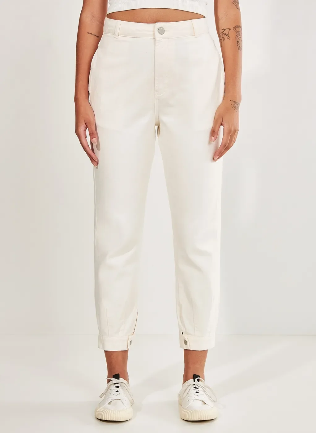 Calça Mom Off-White em Sarja