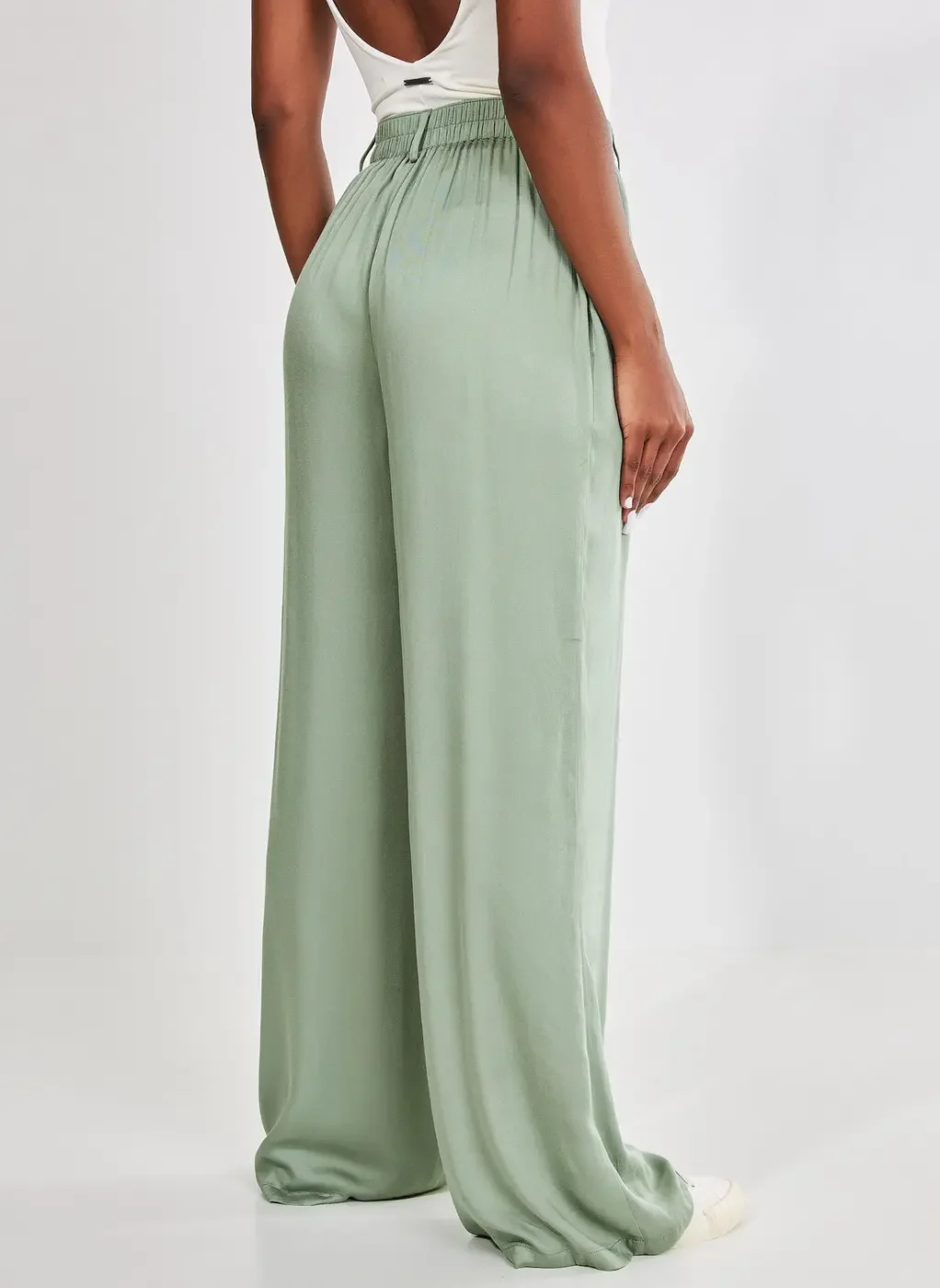 Calça Pantalona Acetinada Com Elástico