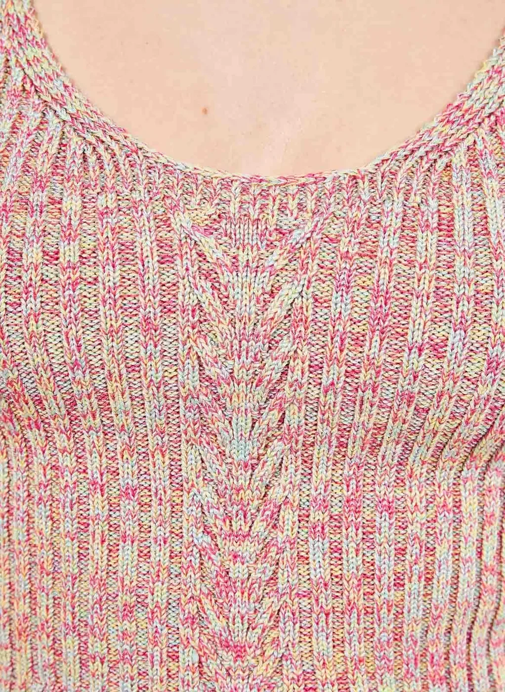 Blusa De Alcinha Em Retilínea Colorida