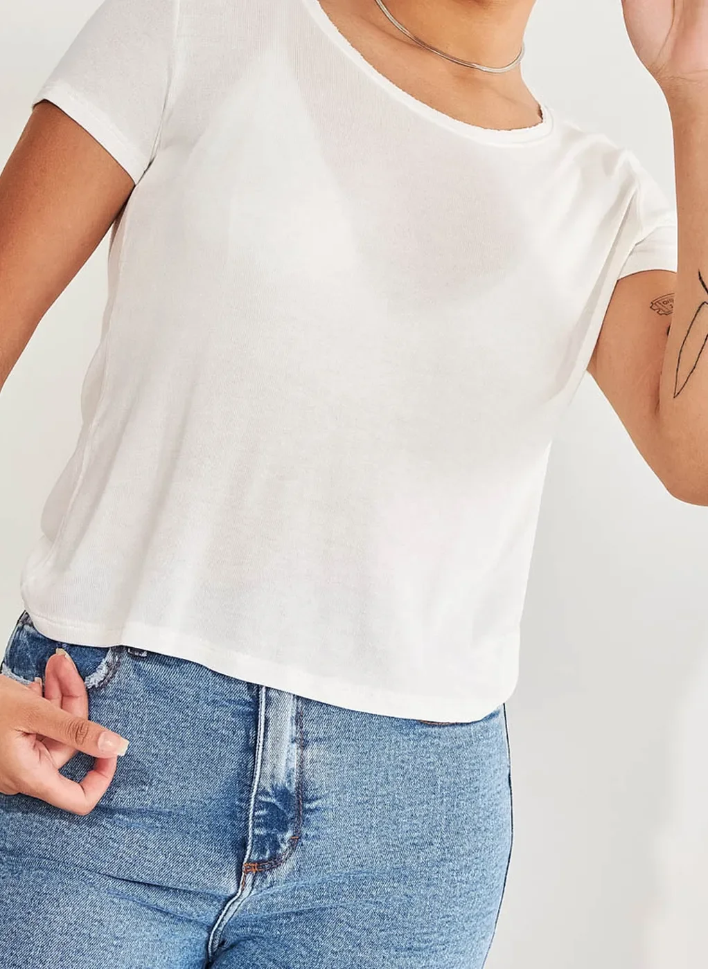 Blusa Básica Com Decote Canoa