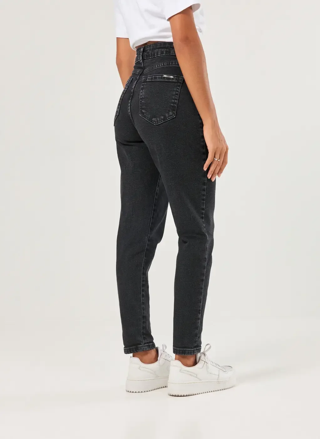 Calça Mom Jeans Preta