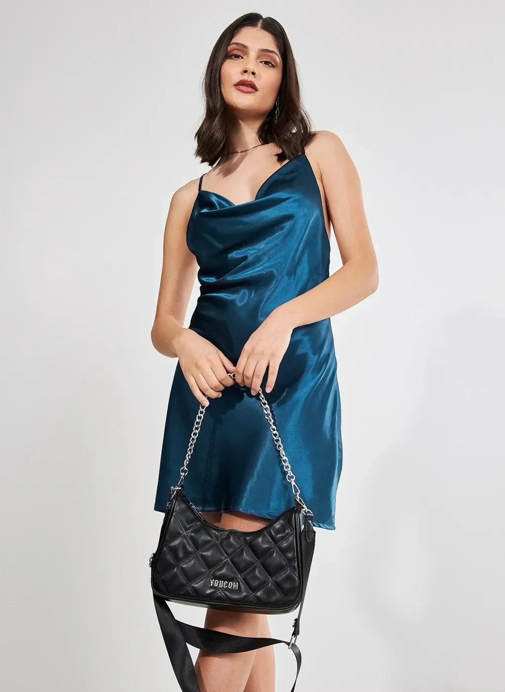 Vestido De Cetim Gola Degagê