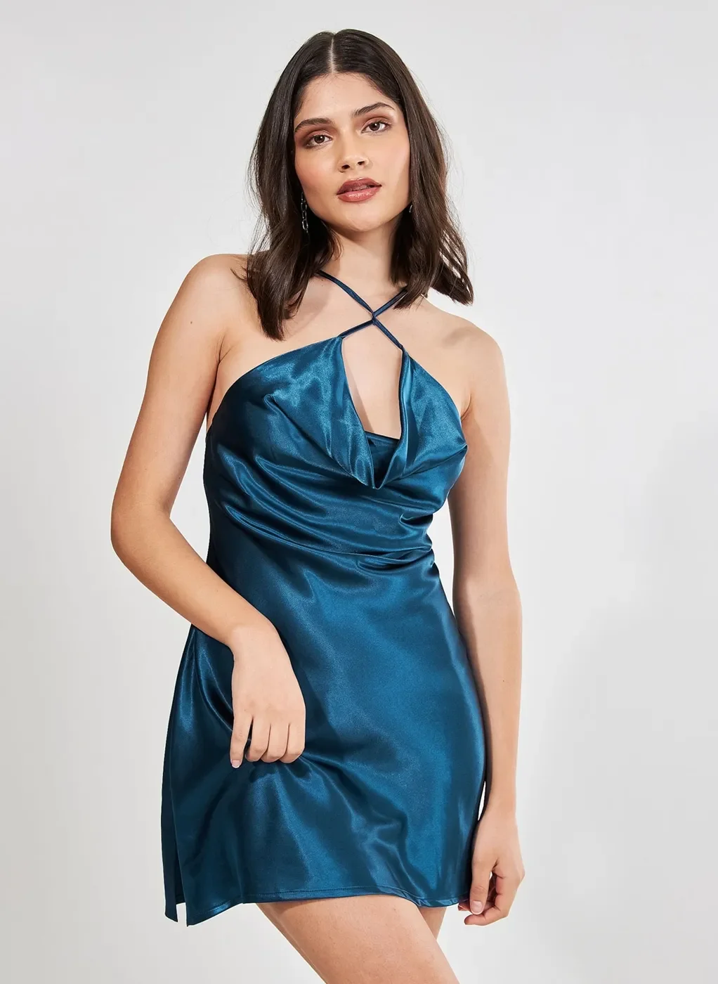 Vestido De Cetim Gola Degagê