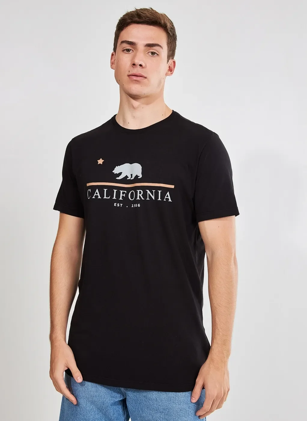 Camiseta Preta Alongada Califórnia