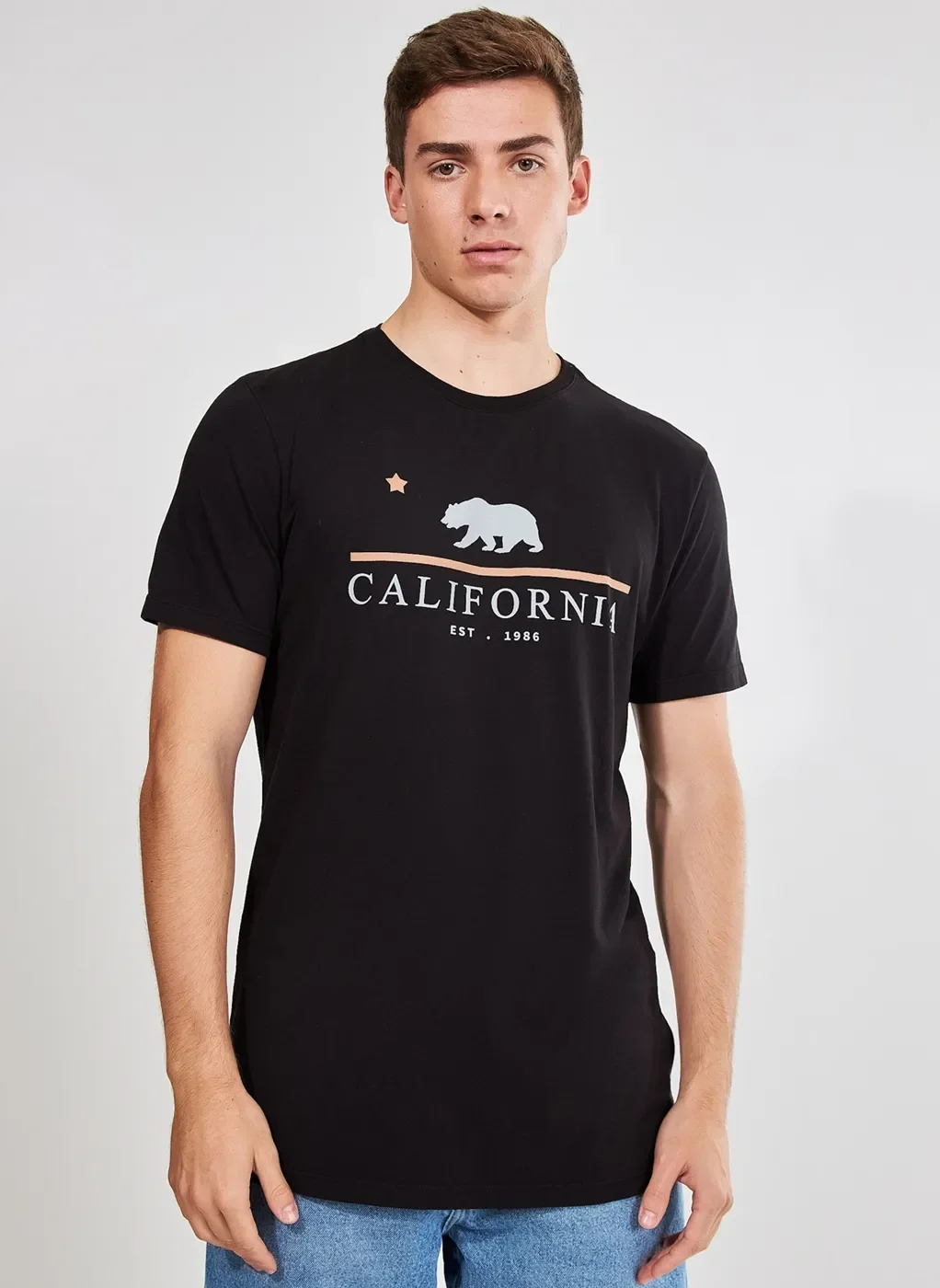 Camiseta Preta Alongada Califórnia