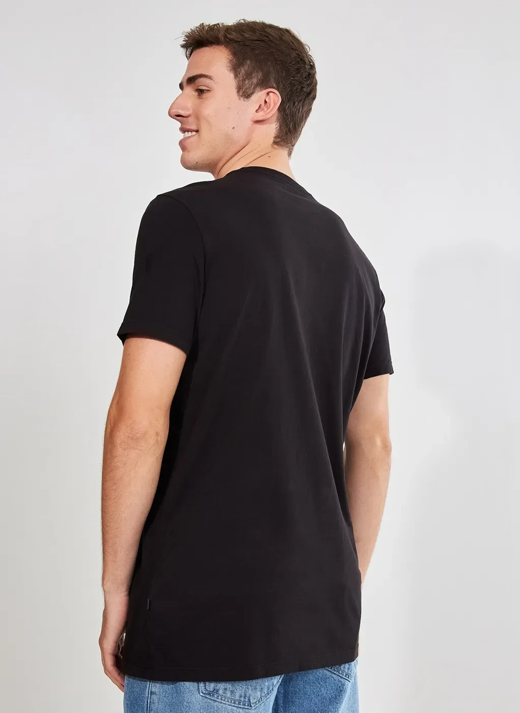 Camiseta Preta Alongada Califórnia