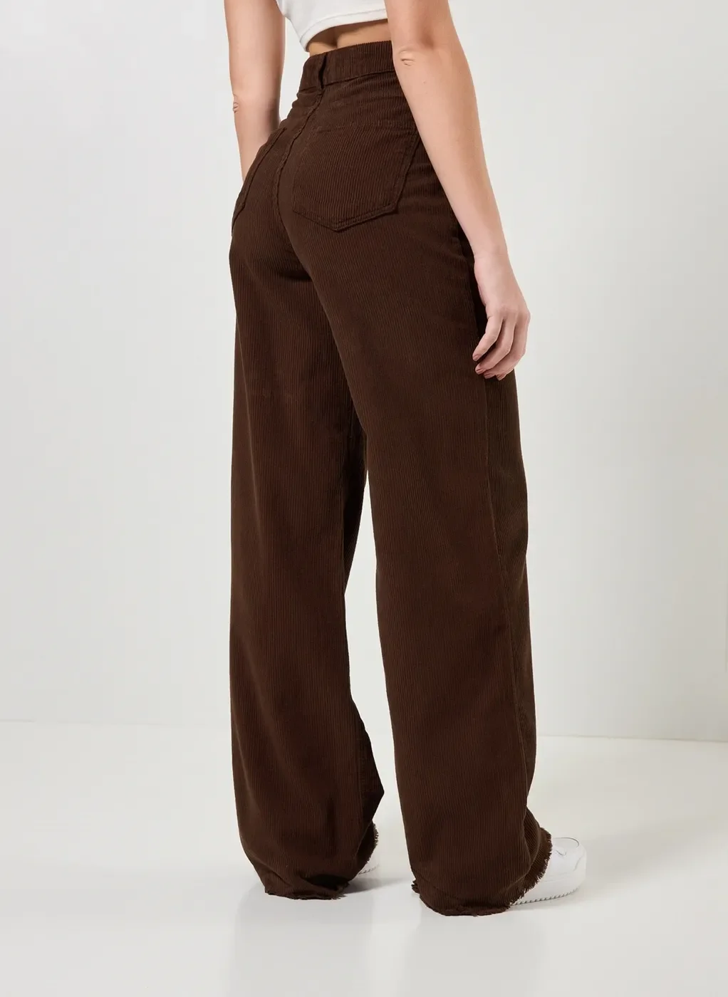 Calça Wide Leg Veludo Cotelê Marrom