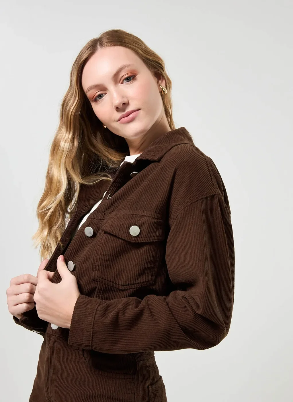 Jaqueta Cropped Veludo Cotelê Marrom