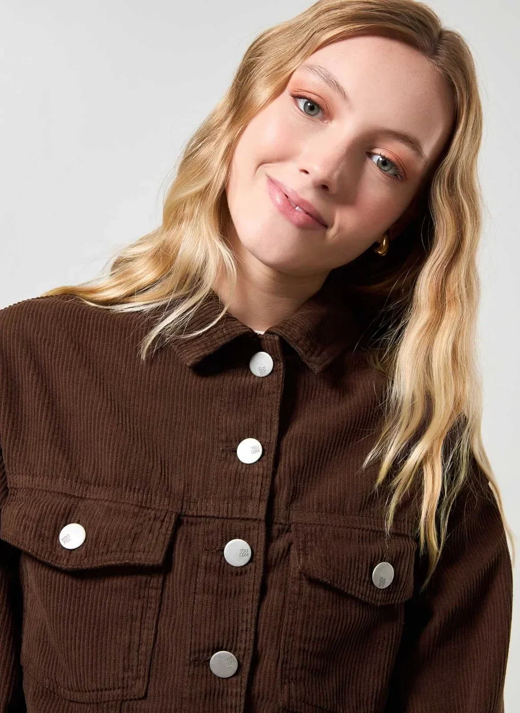 Jaqueta Cropped Veludo Cotelê Marrom