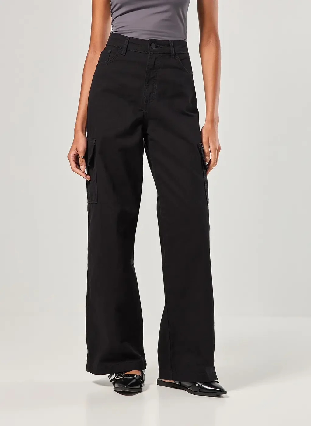 Calça Wide Leg Cargo Cintura Alta