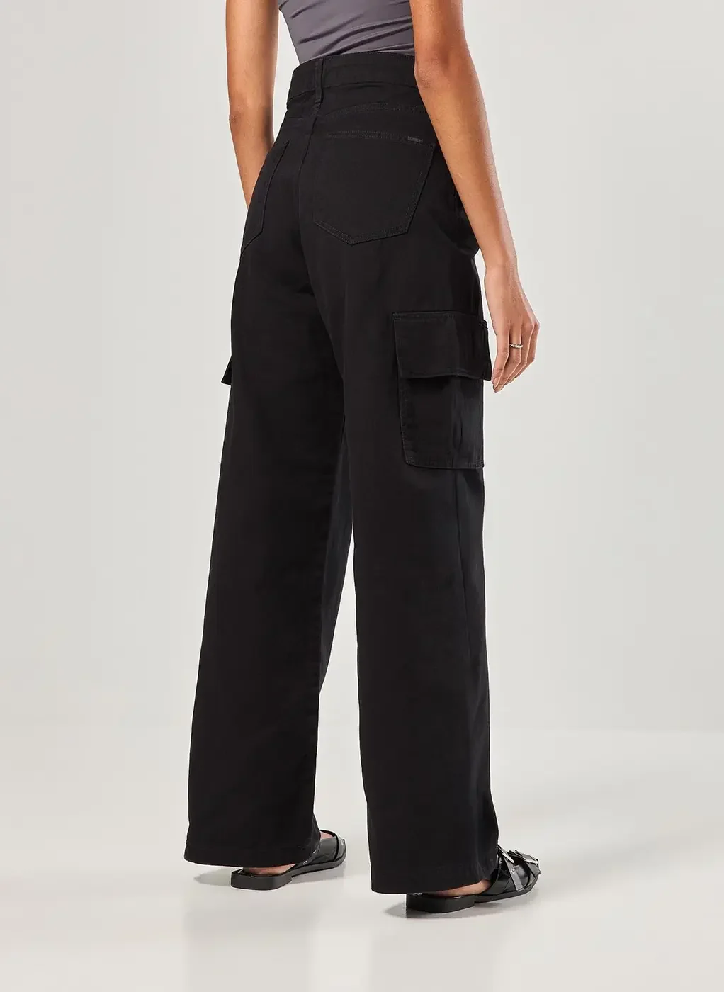 Calça Wide Leg Cargo Cintura Alta