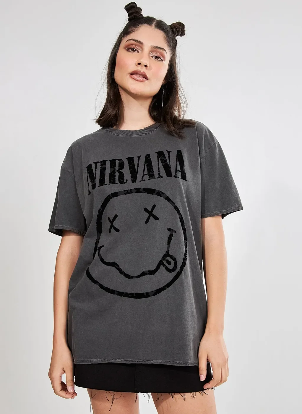 Camiseta Estonada Oversized Nirvana Com Veludo