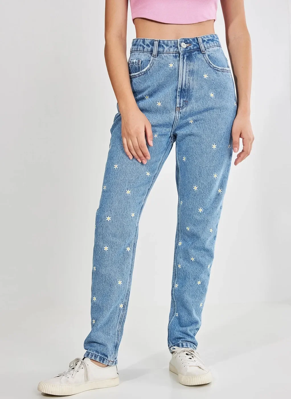 Calça Mom Jeans Com Margaridas