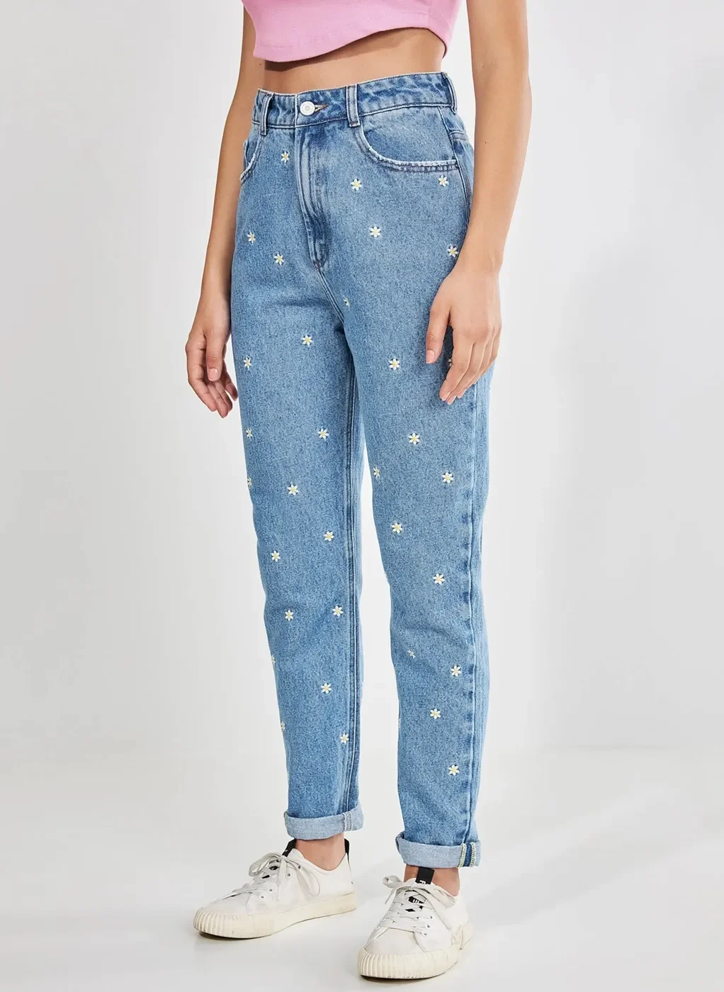 Calça Mom Jeans Com Margaridas