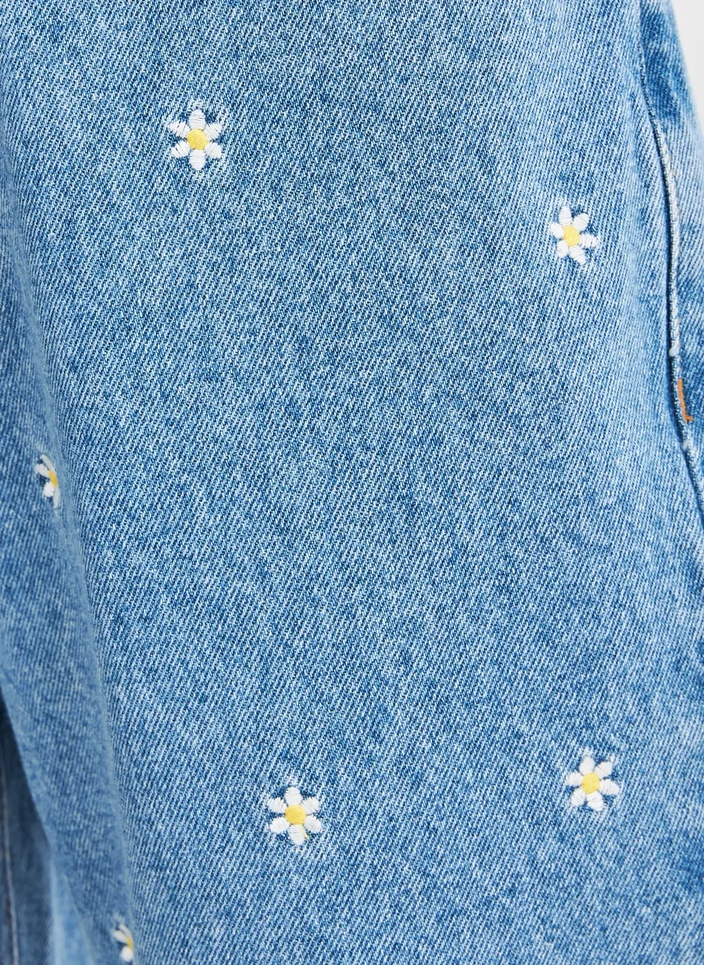 Calça Mom Jeans Com Margaridas