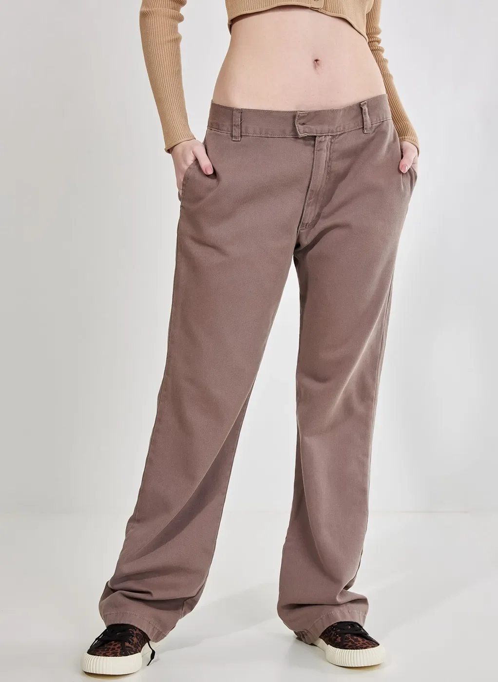 Calça De Sarja Cinza Com Cintura Baixa