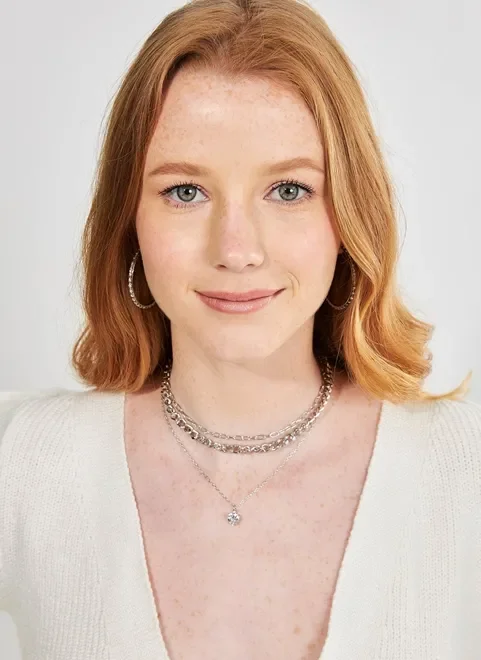 Kit Colares Prateados Com Brilho De Coração